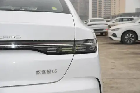 七万块开走比亚迪,这车让加油站犯愁