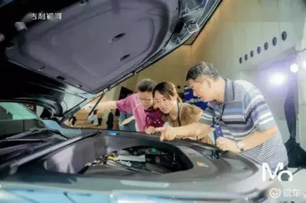吉利银河M9大六座SUV，AI科技私享品鉴