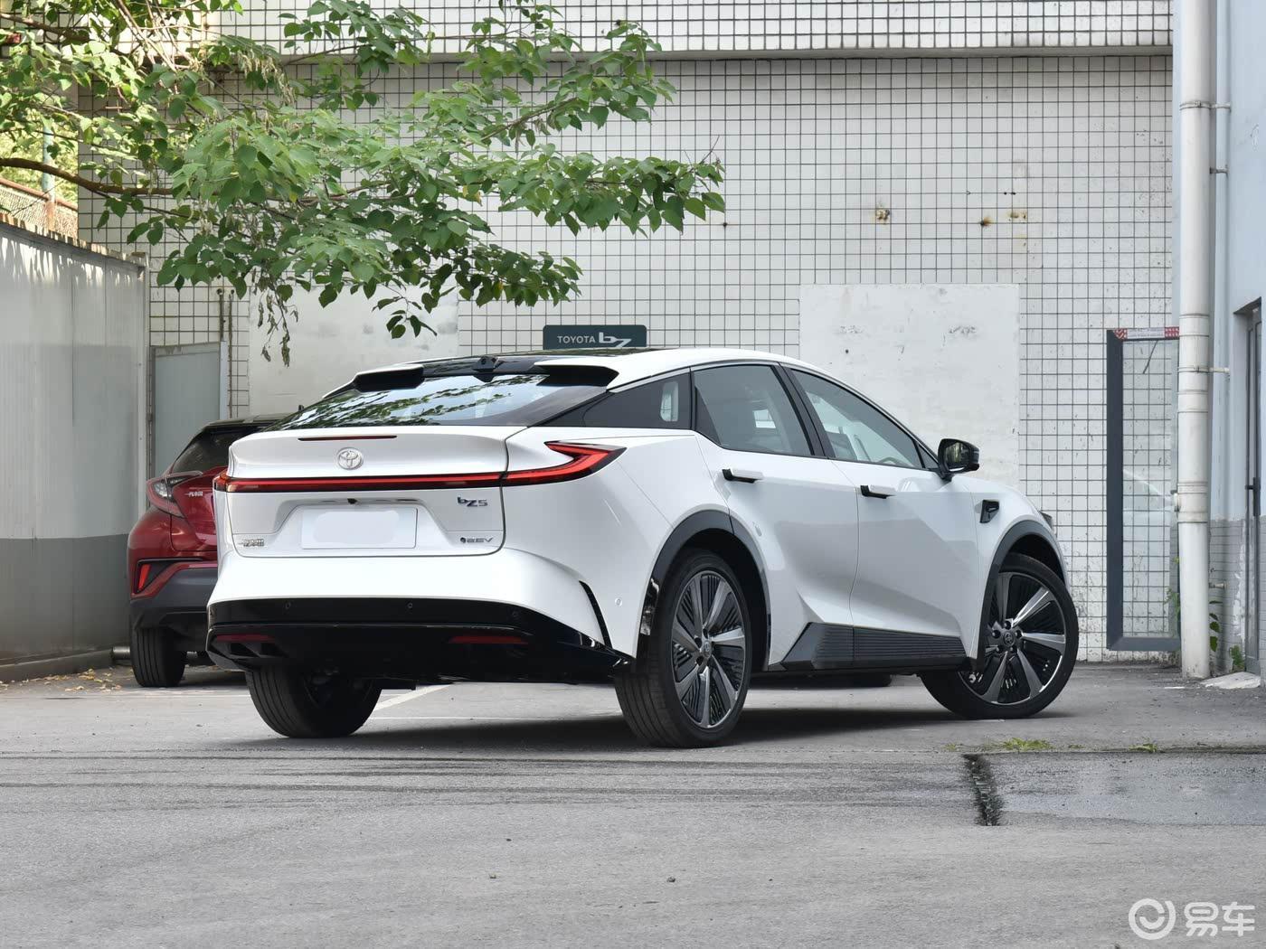 一汽丰田bZ5对比日产N7谁是合资新能源『版本答案』?