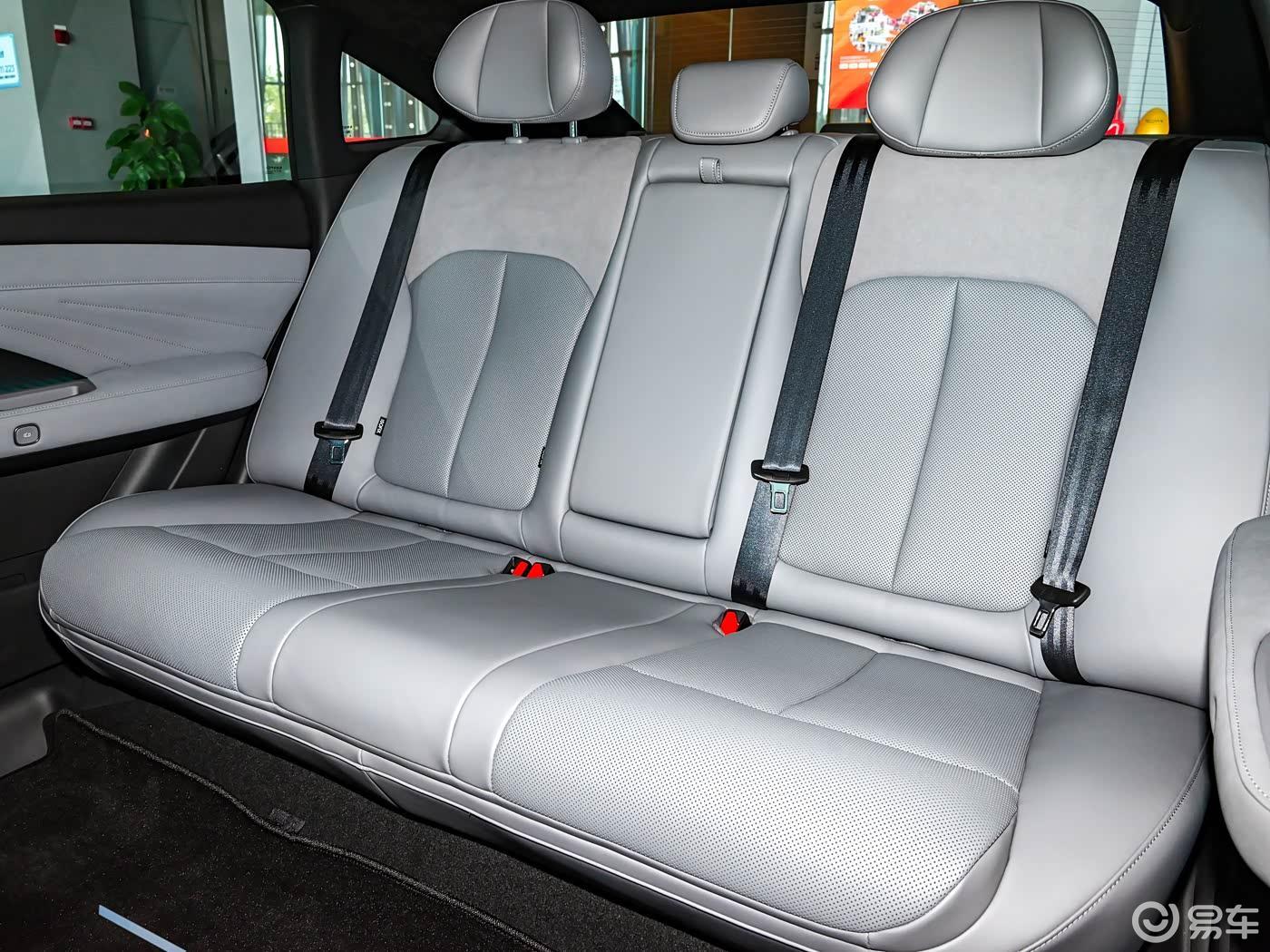 一汽丰田bZ5对比日产N7谁是合资新能源『版本答案』?