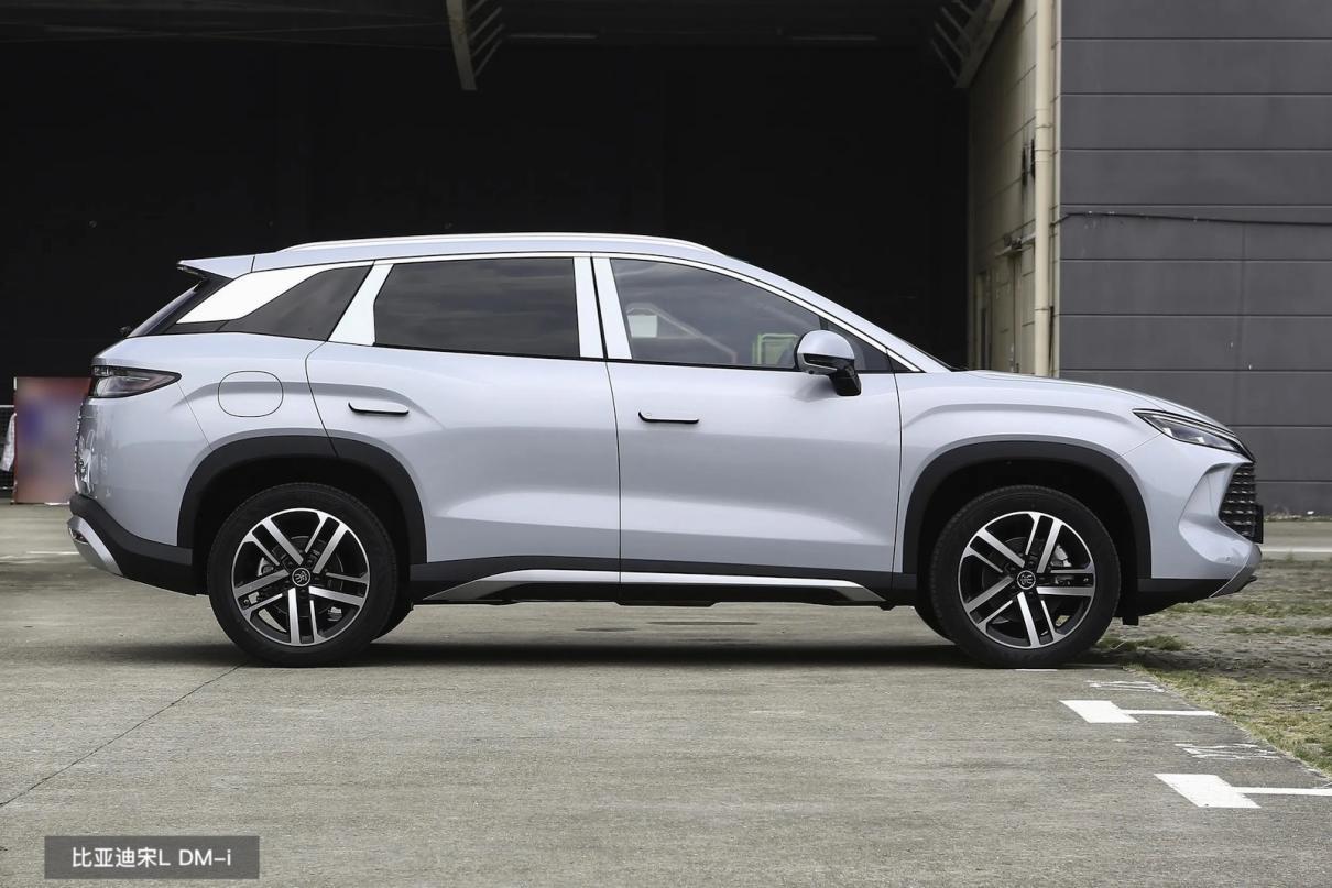 比亚迪宋L DM-i对比长安启源Q07,谁是更优选?