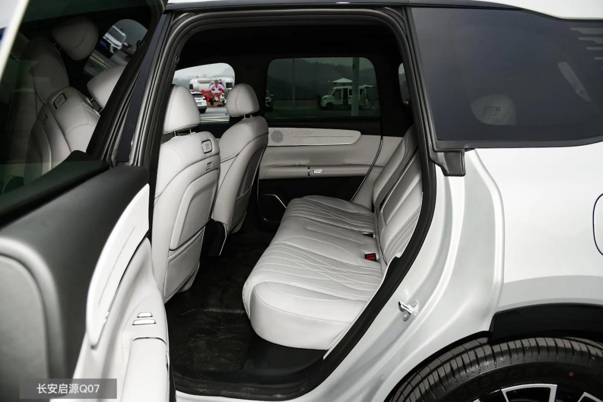 比亚迪宋L DM-i对比长安启源Q07,谁是更优选?