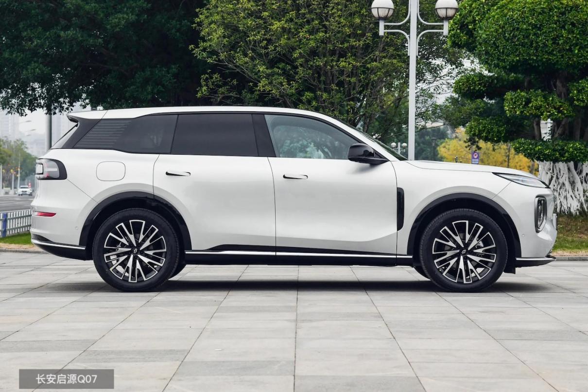 比亚迪宋L DM-i对比长安启源Q07,谁是更优选?
