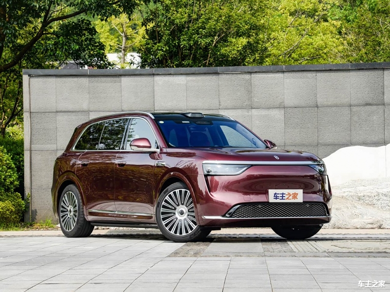 问界M8 全部在售 2025款成都问界M8最低35.98万起售 暂无优惠