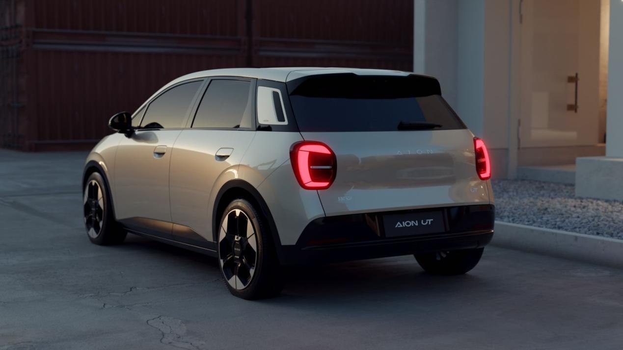 7万级选谁不踩坑？埃安UT还是吉利星愿