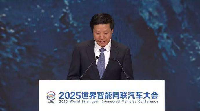 雷军呼吁汽车行业团结一致 抵制网络水军黑公关