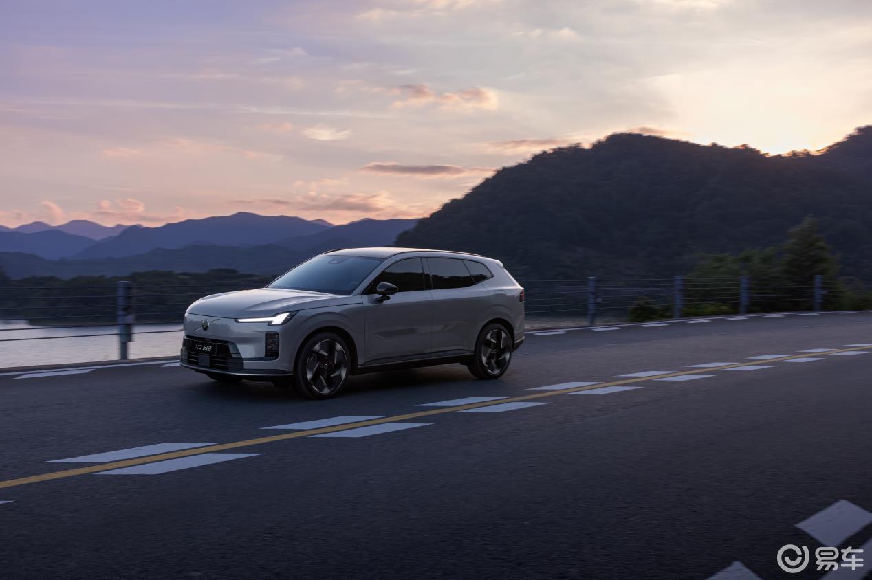 沃尔沃全新XC70上市,对比宝马X3,到底谁更值得入手?