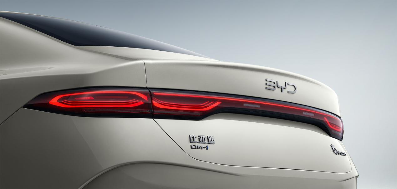 第二代秦PLUS上市:6.98万起!重塑家轿市场!