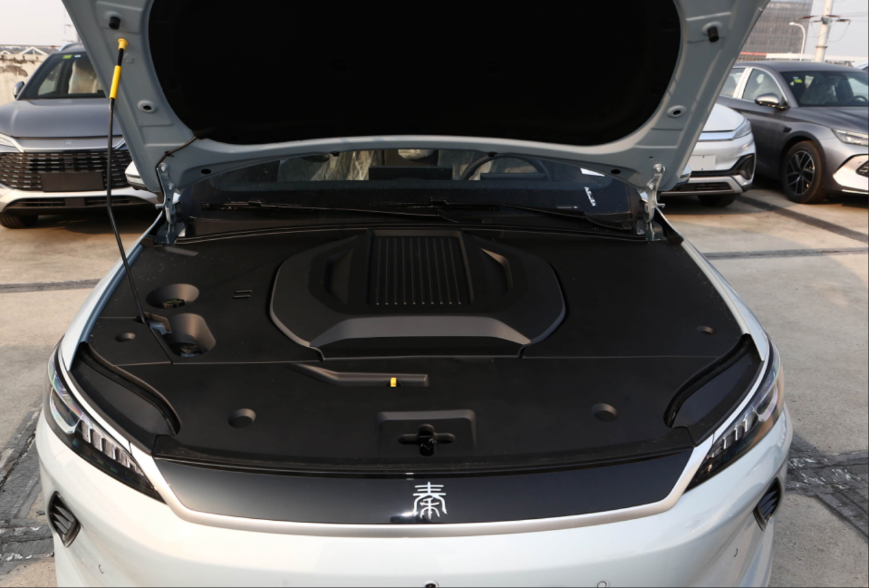 第二代秦PLUS上市:6.98万起!重塑家轿市场!