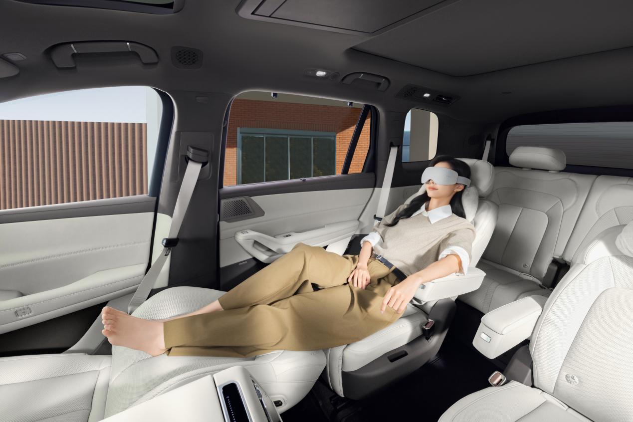 大六座安全豪华SUV腾势N8L预售,预售价31.98万起