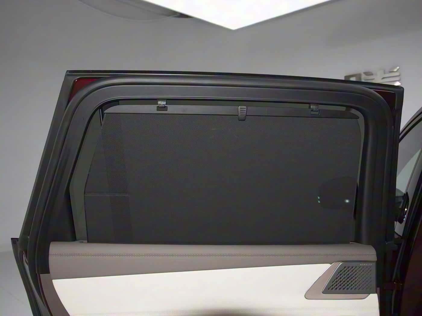 三排座椅电动可调,腾势N8L豪华大六座预售31.98万起