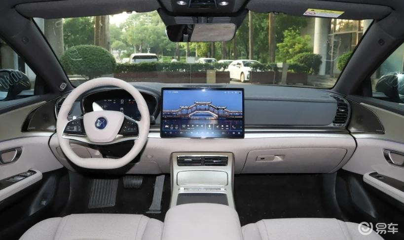 第四季度轿车王炸清单!这8款一个比一个狠,个个有大招?