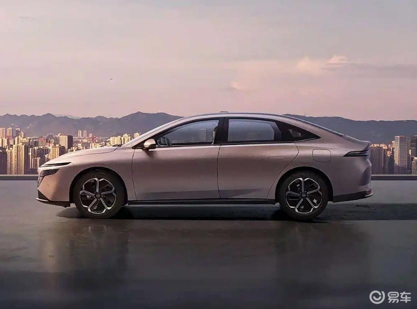 第四季度轿车王炸清单!这8款一个比一个狠,个个有大招?