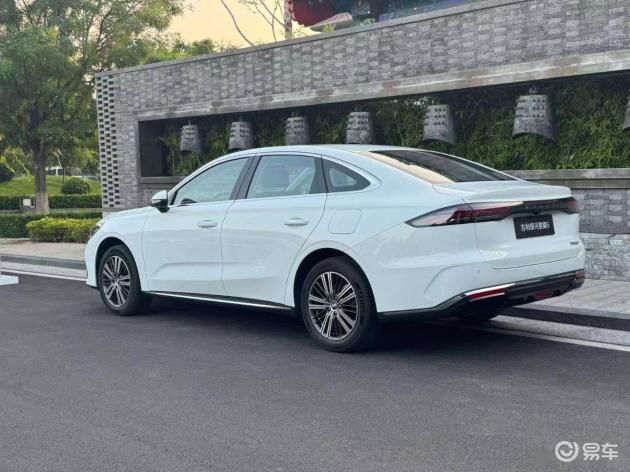 新车型挑战比亚迪，仅售不到8万，星耀6引发关注