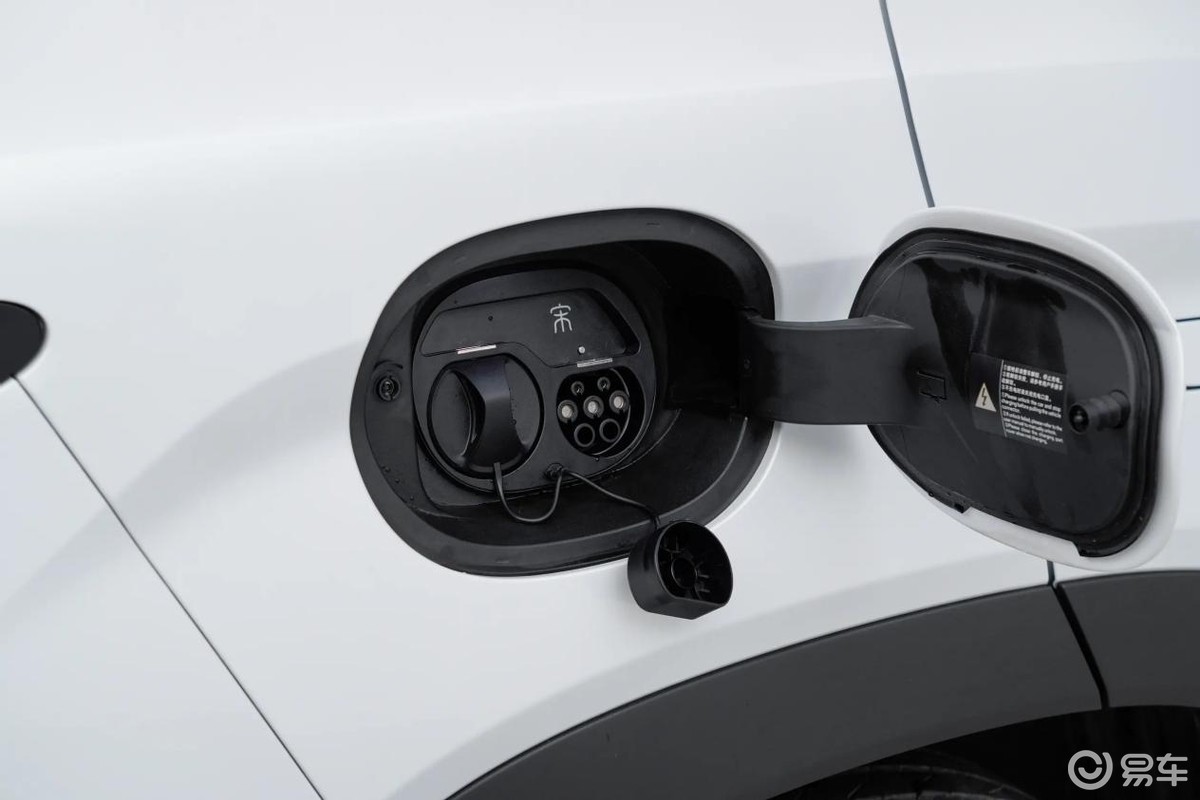 长安启源Q07天枢智能激光版 VS 比亚迪宋L DM-i