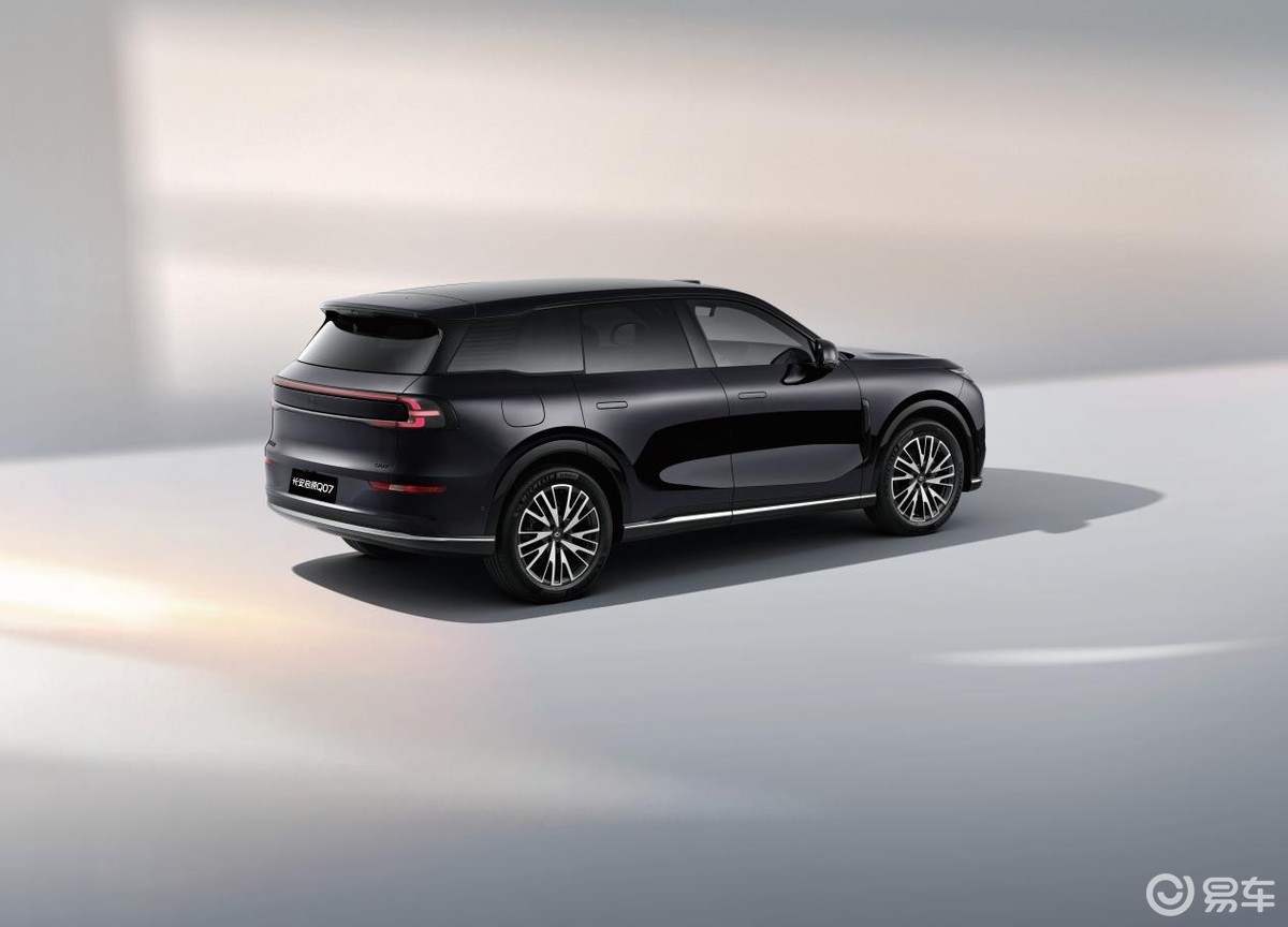 长安启源Q07天枢智能激光版 VS 比亚迪宋L DM-i