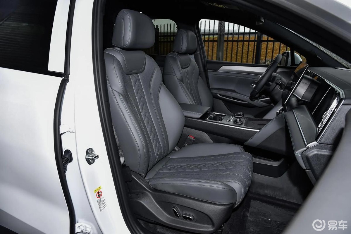 长安启源Q07天枢智能激光版 VS 比亚迪宋L DM-i