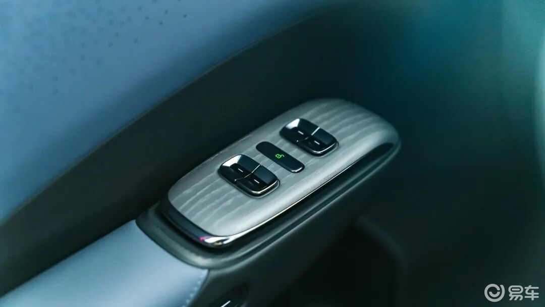 20万级SUV要后排空间大，看这款就够了