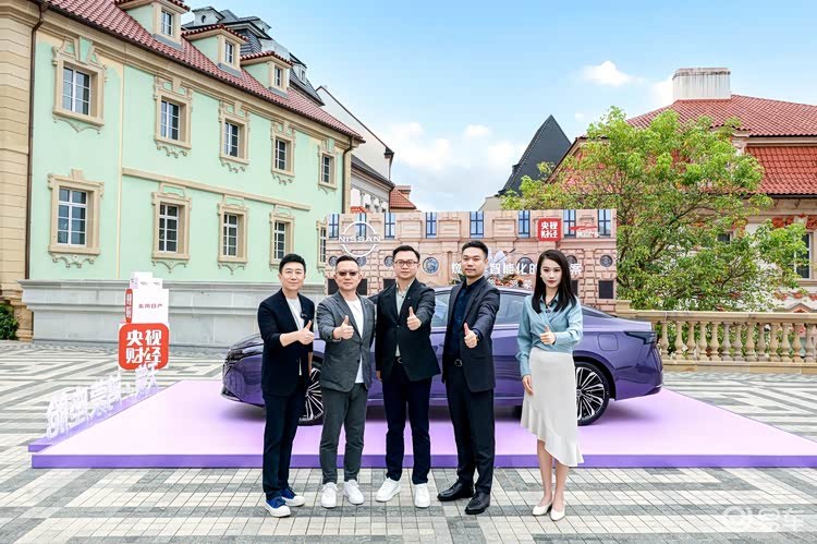 天籁·鸿蒙座舱全球首发,定义