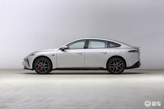 颜值性能都要 东风奕派eπ007对比昊铂GT Lite