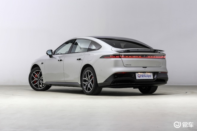 颜值性能都要 东风奕派eπ007对比昊铂GT Lite