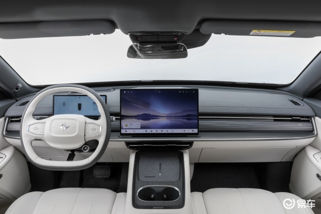 颜值性能都要 东风奕派eπ007对比昊铂GT Lite