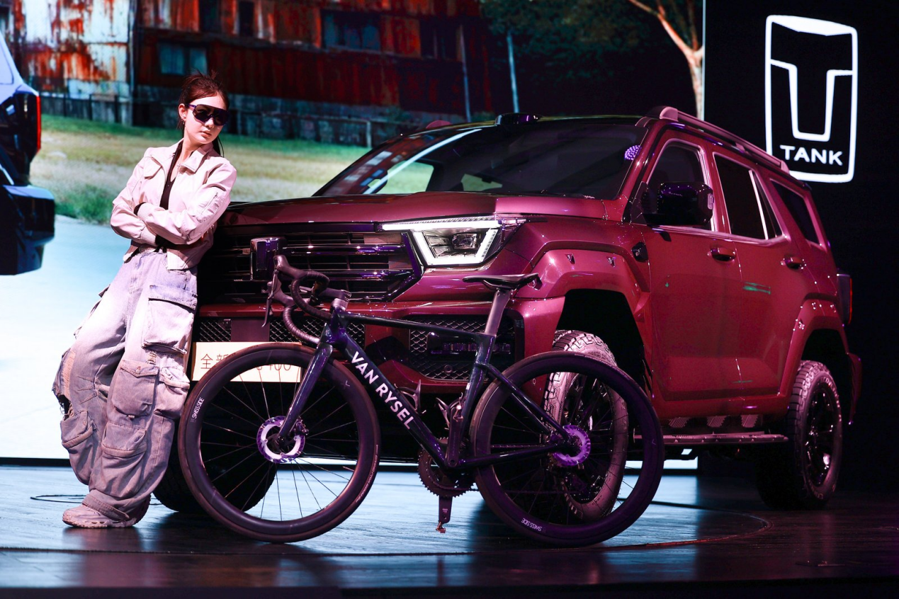 年轻人的潮酷装备 全新坦克400正式上市 24.98万元