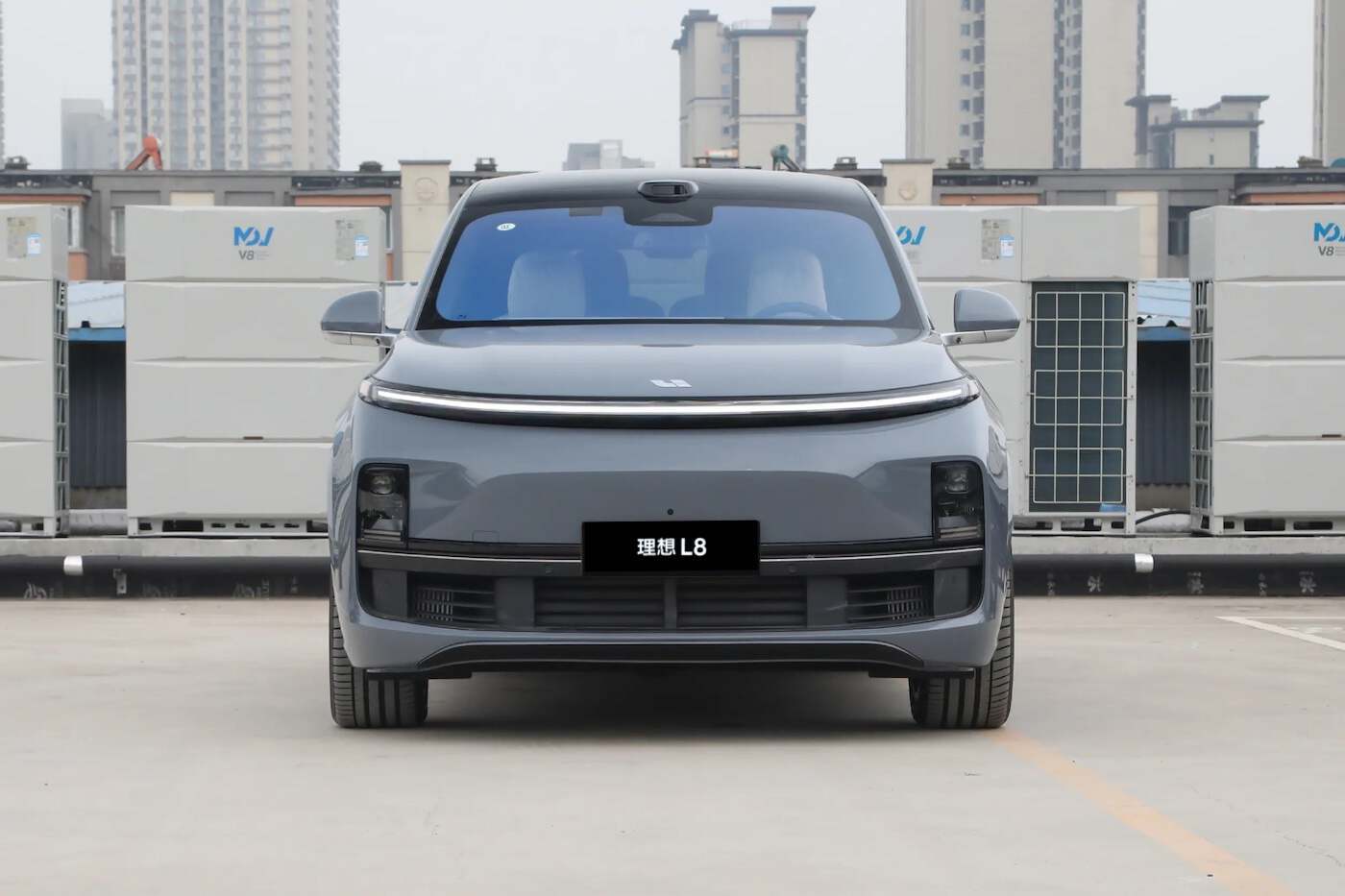 增程大六座二选一:问界M8对比理想L8,谁能一步到位?