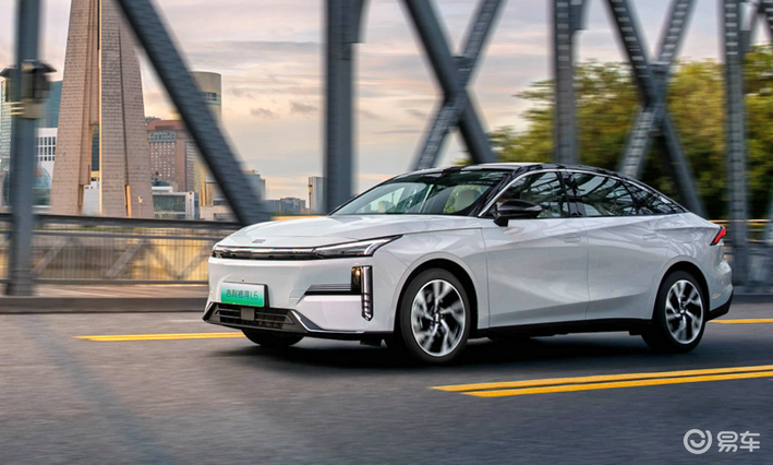 风云A8L对比吉利银河L6，谁是十万级混动家轿“王者”？