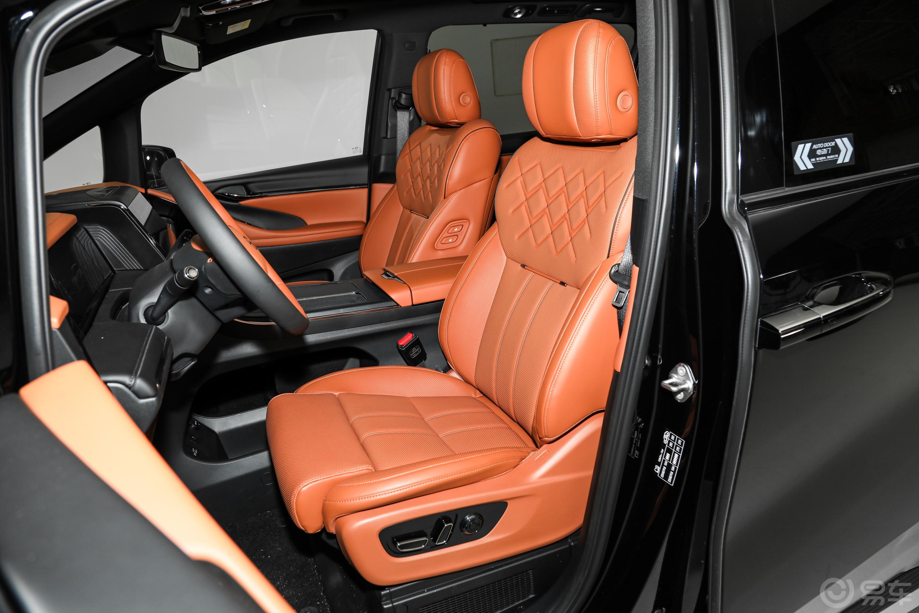 冠军视野的较量 传祺向往M8宗师VS别克GL8PHEV