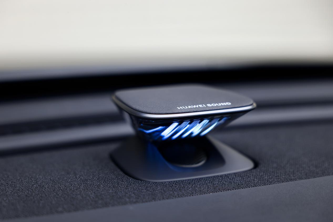 天籁·鸿蒙座舱对比雅阁！燃油车智能终于迎来逆袭？