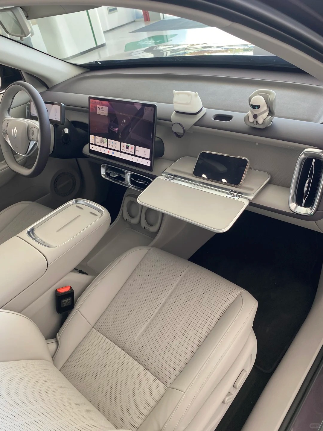 10万预算买顶配小车还是紧凑SUV，零跑B10给出了答案