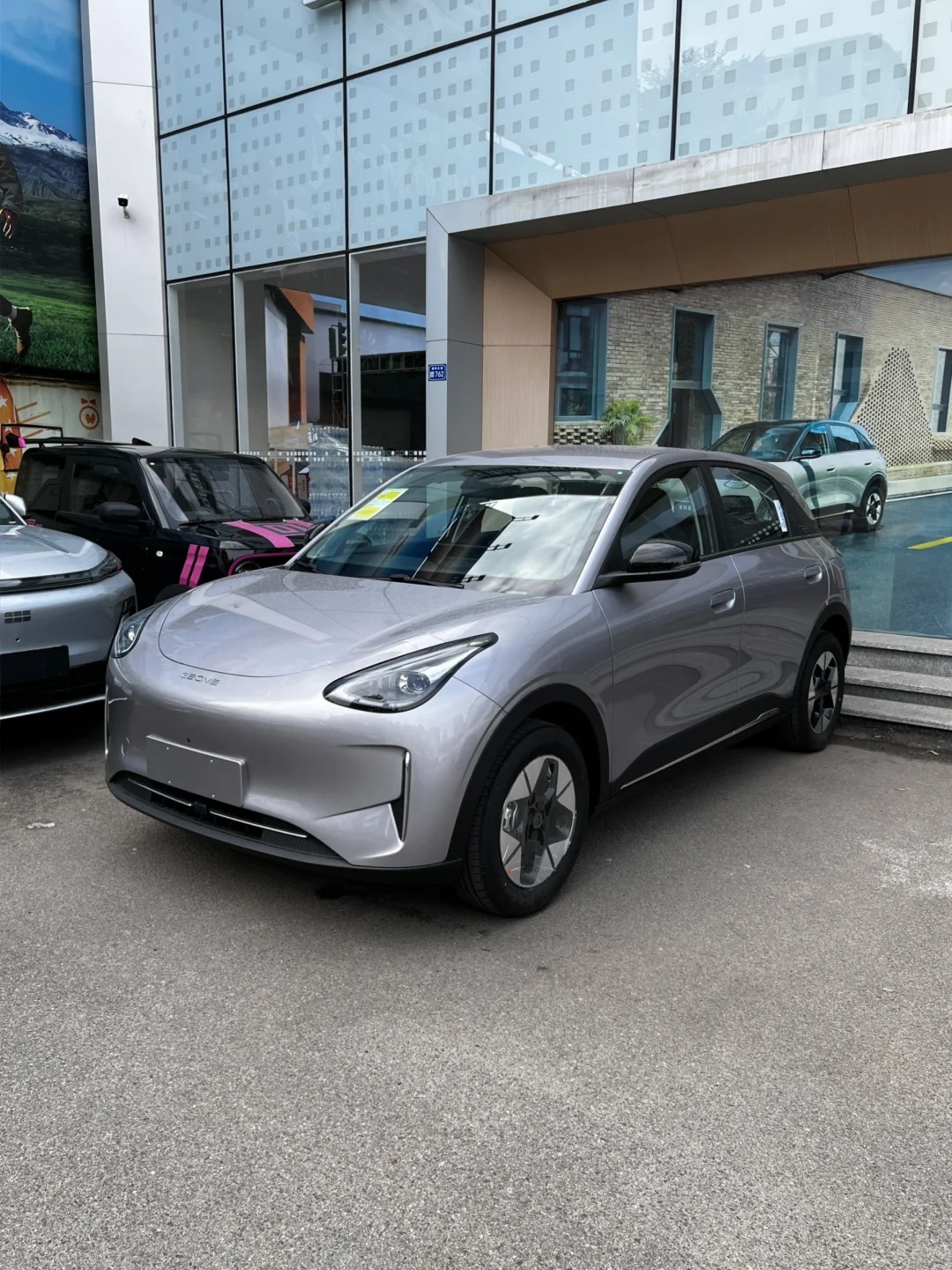 10万预算买顶配小车还是紧凑SUV，零跑B10给出了答案