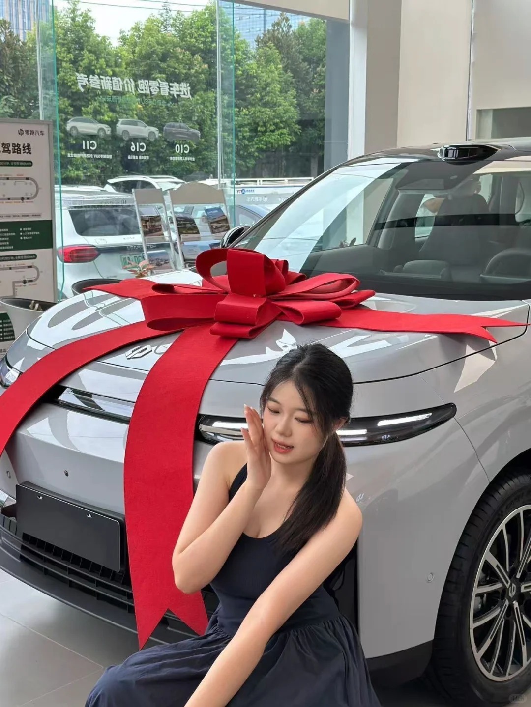 10万预算买顶配小车还是紧凑SUV，零跑B10给出了答案