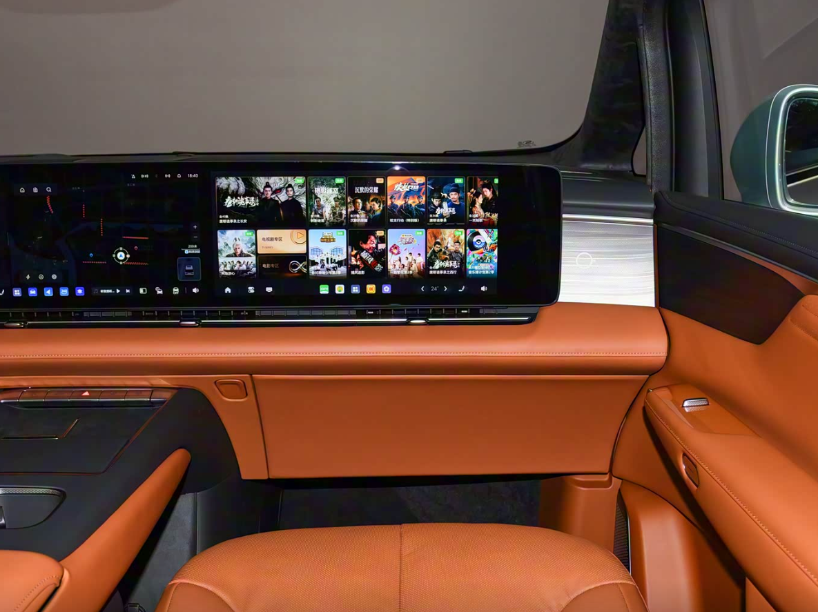 有插混四驱+8775P座舱芯片，50万买顶配有机会火吗？