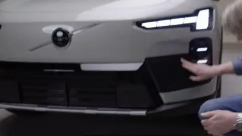 沃尔沃EX60提前曝光：810公里续航，或成宝马iX3最强对手