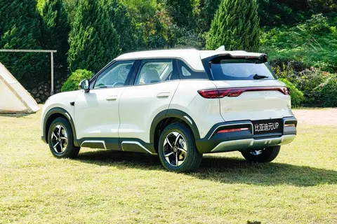 长安启源全新Q05低至10万内带激光雷达，对比元UP，谁更划算？