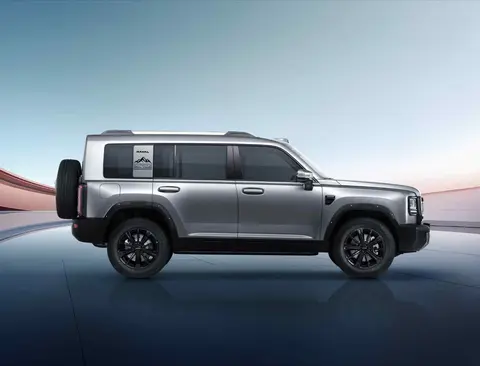 猛龙PLUS亮相了，七座硬派SUV真能跑烂路？长城这步棋有点险