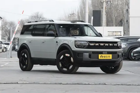 带娃实测福特智趣烈马：既能山里撒欢，又能稳稳停在幼儿园门口