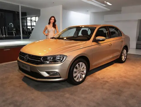 8.29万拿下合资家轿！一汽大众宝来狂降3万，上市三月就 “跳水”