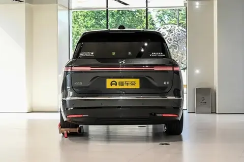 体验蔚来ES8六座版：适合大家庭的纯电大三排SUV？